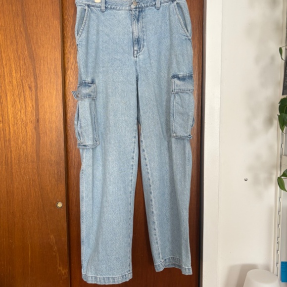 Low-Slung Straight Cargo Jeans in Coleman Wash - Picture 5 of 7